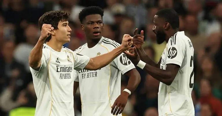 সান্তিয়াগো বার্নাব্যুতে রিয়াল মাদ্রিদের ম্যাচের মুহূর্ত